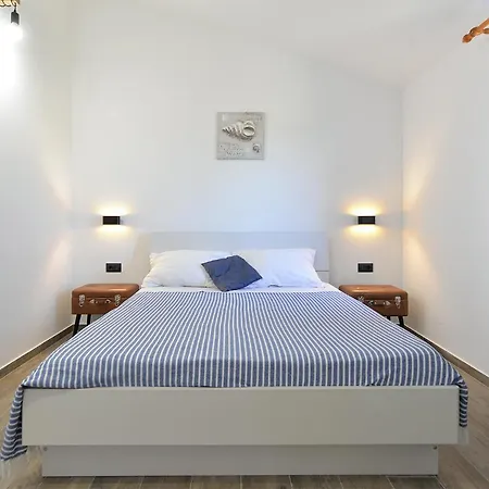 Apartment Elizabeta 1701 *