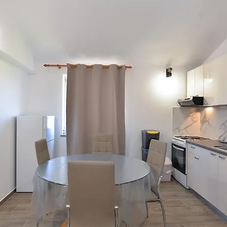 Appartamento Elizabeta 1701 Fažana