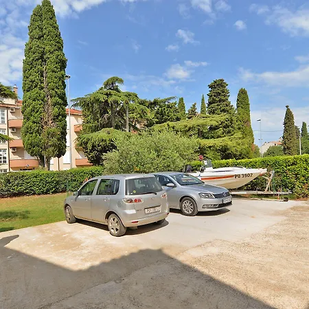 Apartment Elizabeta 1701 *