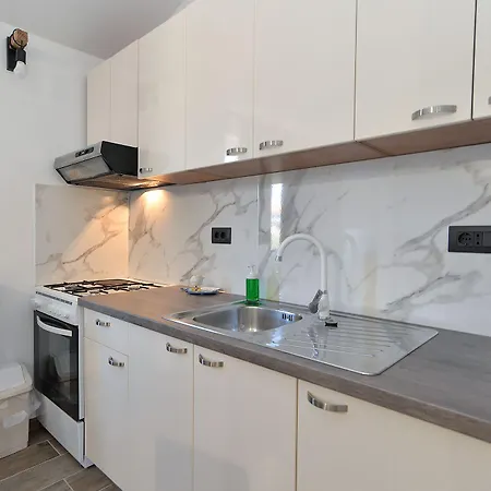 Elizabeta 1701 Apartment *