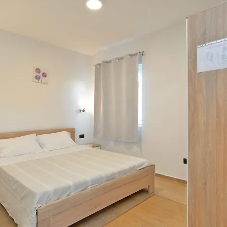 Apartment Elizabeta 1701 *